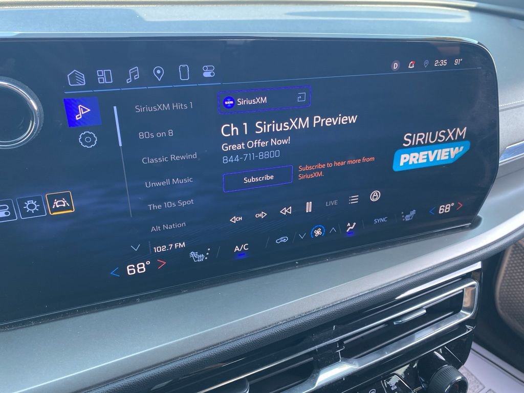 Used 2025 Chevrolet Traverse LT w/ Midnight/Sport Edition image 37