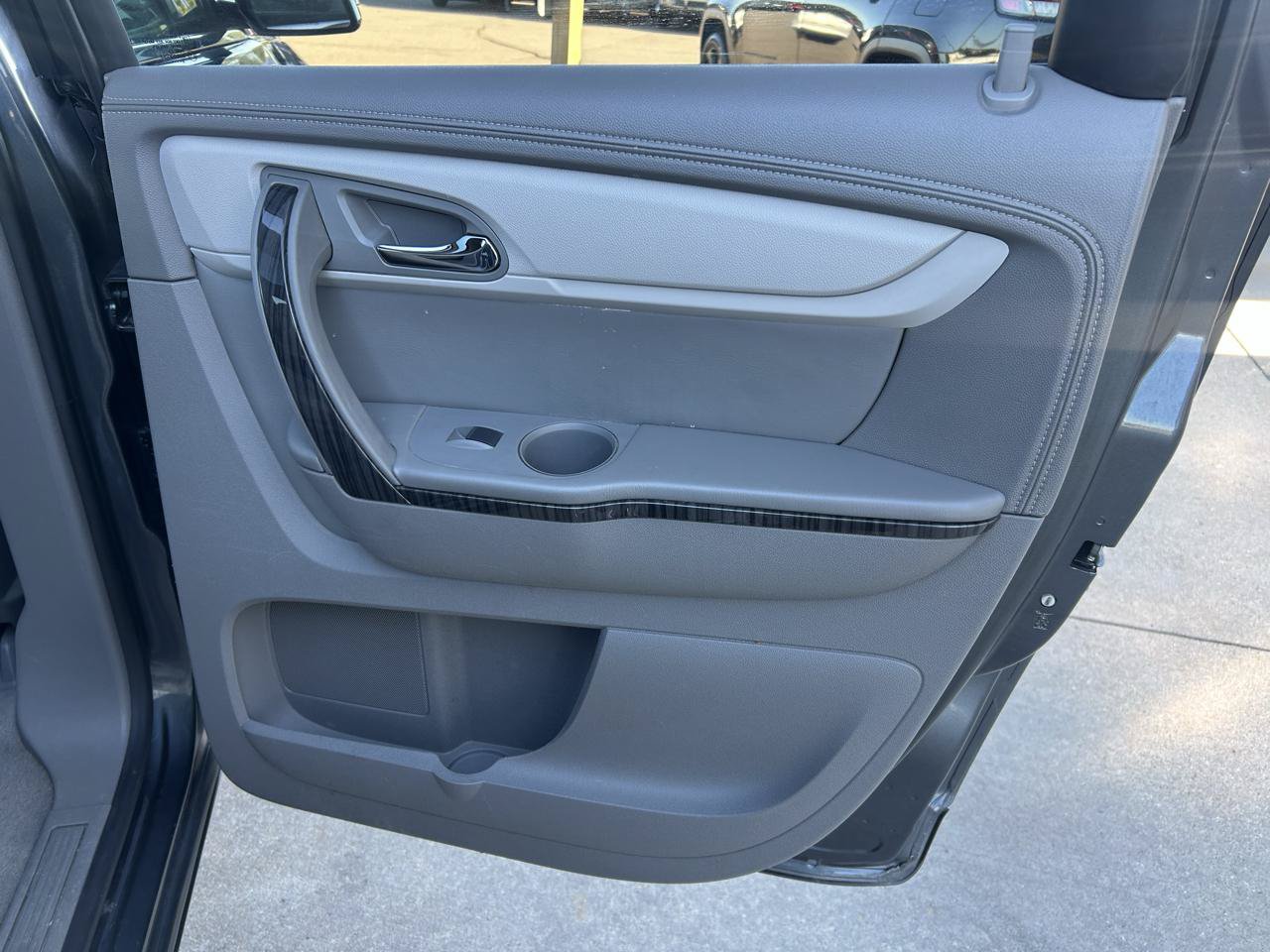 Used 2013 Chevrolet Traverse LTZ AWD/4WD image 16