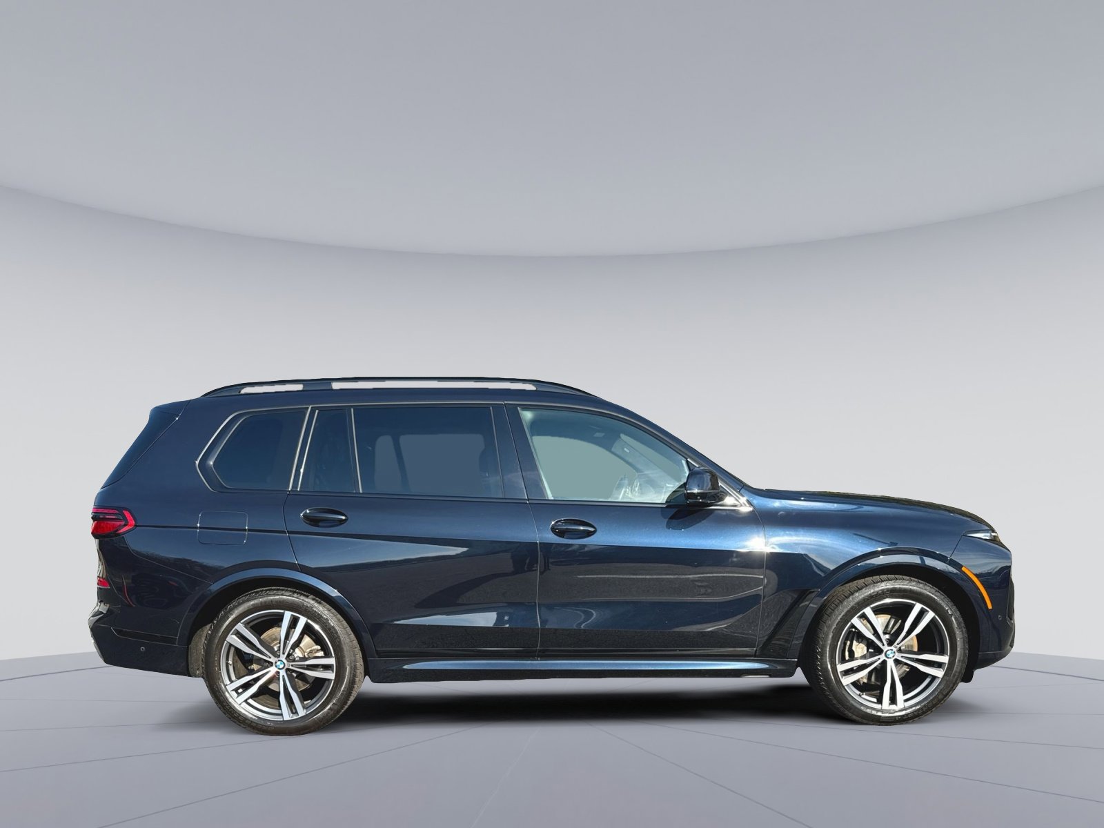 Used 2023 BMW X7 xDrive40i w/ M Sport Package image 34