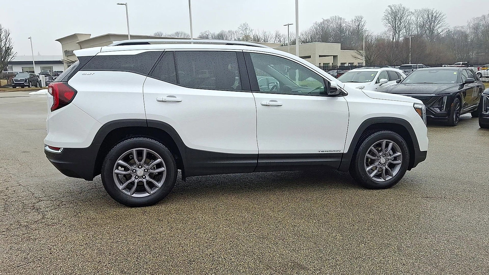 Certified 2022 GMC Terrain SLT w/ Tech Package image 9