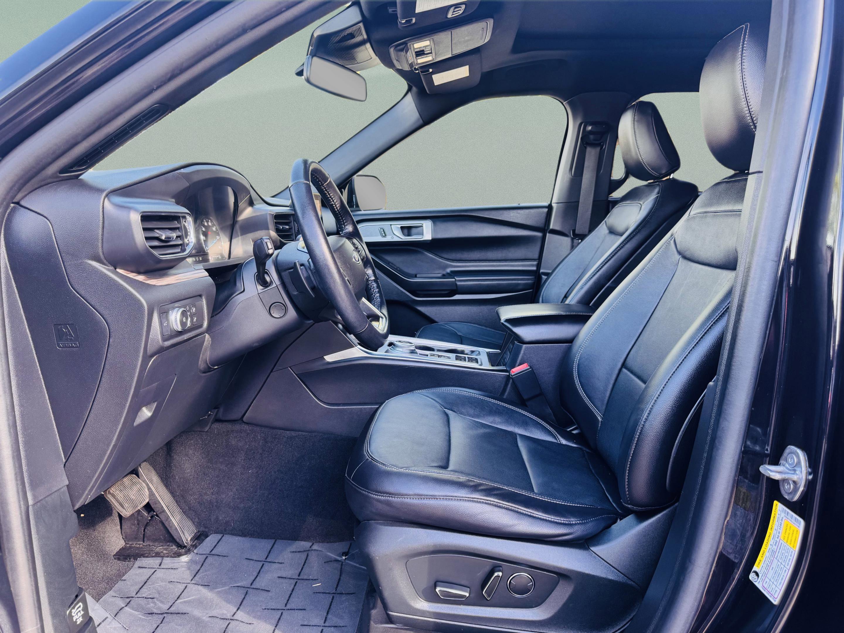 Used 2020 Ford Explorer Limited w/ Class III Trailer Tow Package image 24