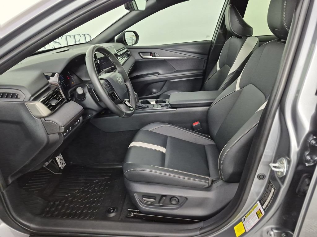 Used 2026 Toyota Camry SE w/ Multimedia Upgrade Package FWD image 16
