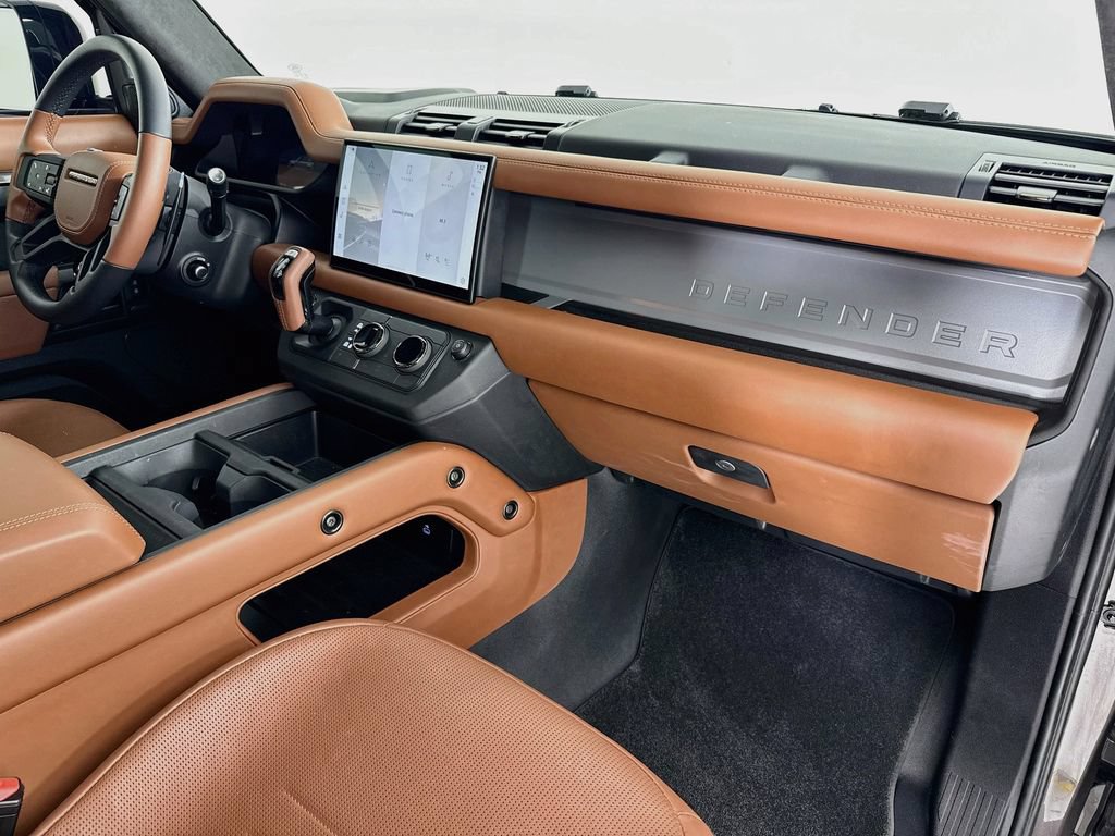 Used 2025 Land Rover Defender 110 AWD/4WD image 29