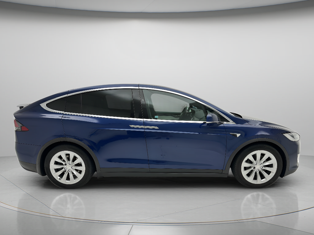 Used 2018 Tesla Model X 75D AWD/4WD image 2