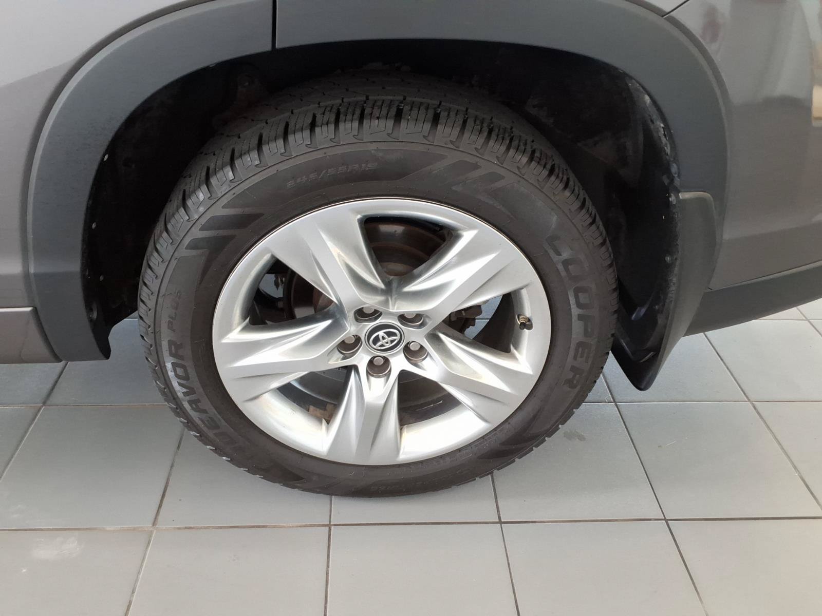 Used 2016 Toyota Highlander Limited w/ Driver Technology Package AWD/4WD image 19