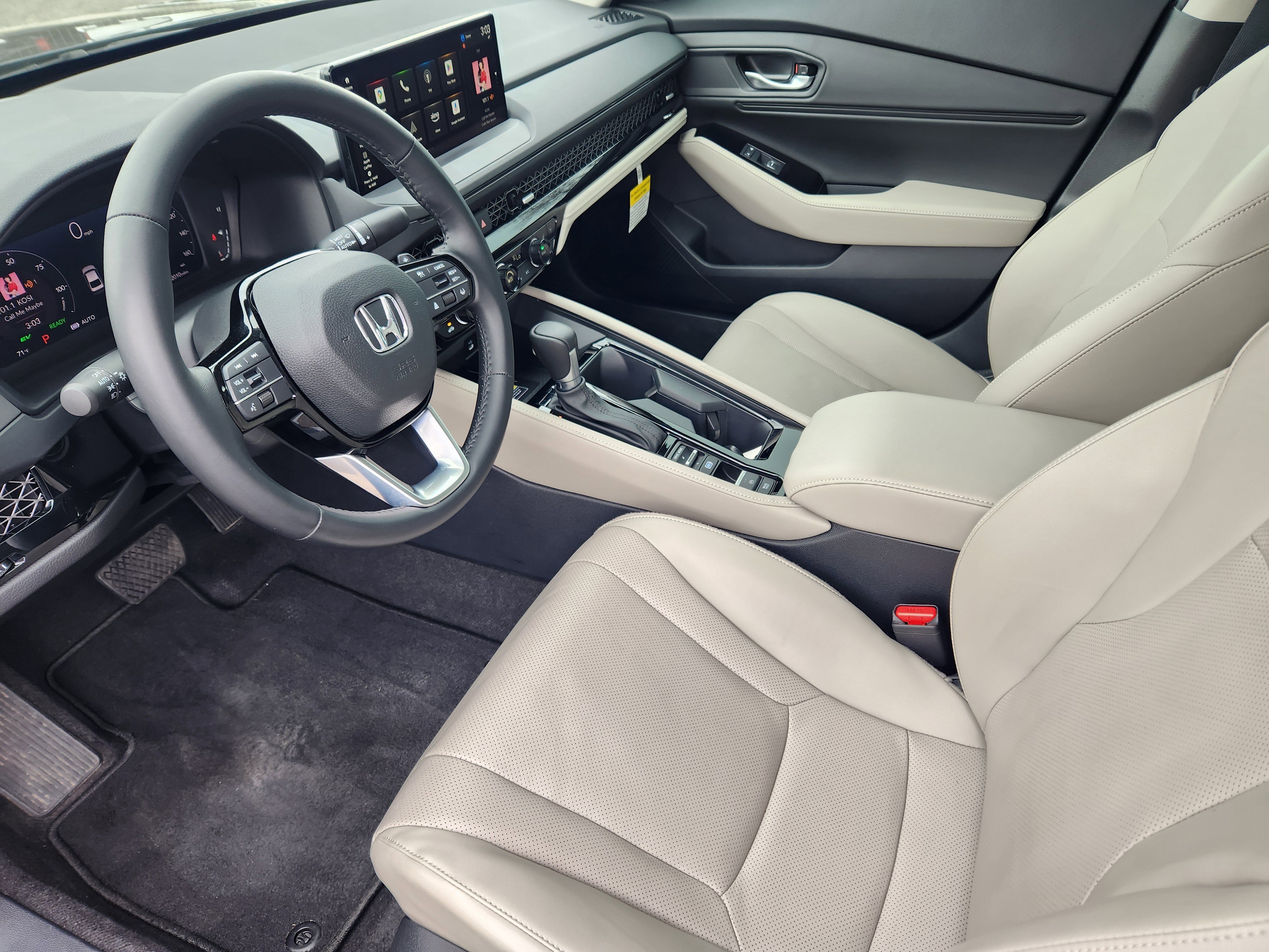 Used 2024 Honda Accord Touring image 9