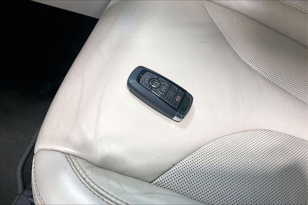 Used 2020 Lincoln Nautilus FWD w/ Equipment Group 101A image 9