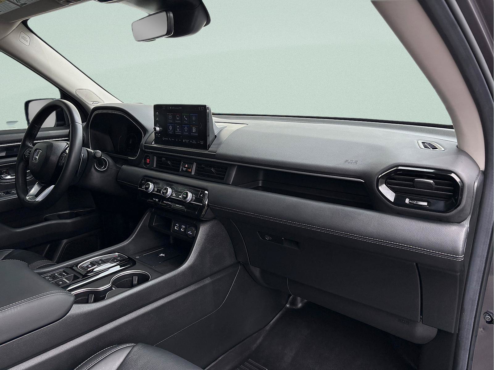 Certified 2025 Honda Pilot Touring image 43