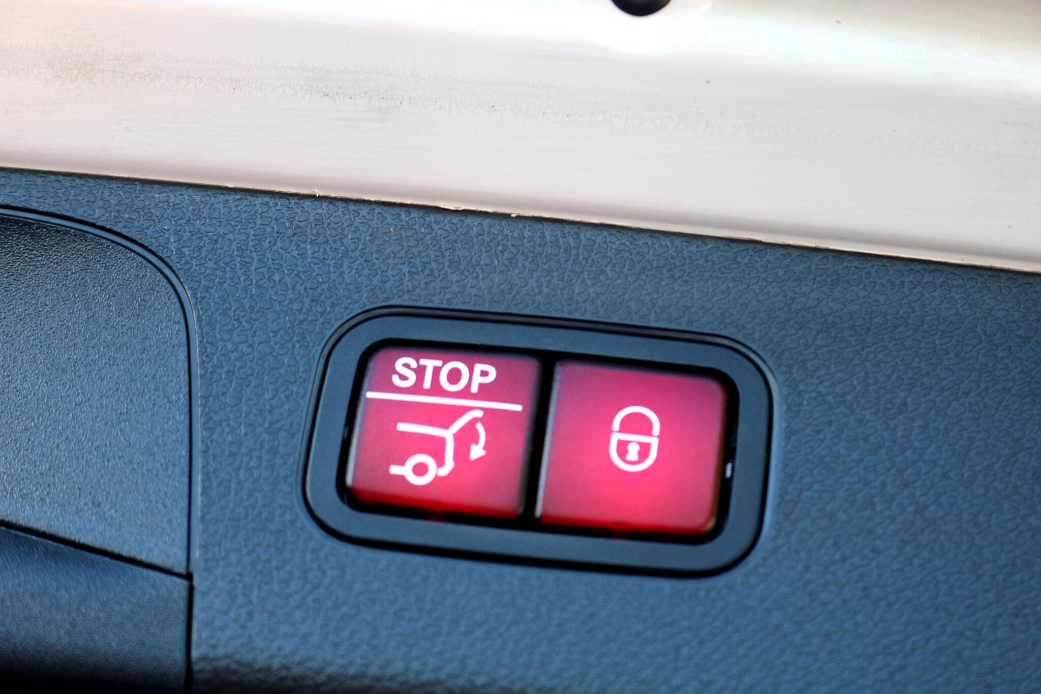 Used 2020 Mercedes-Benz GLC 300 4MATIC image 45