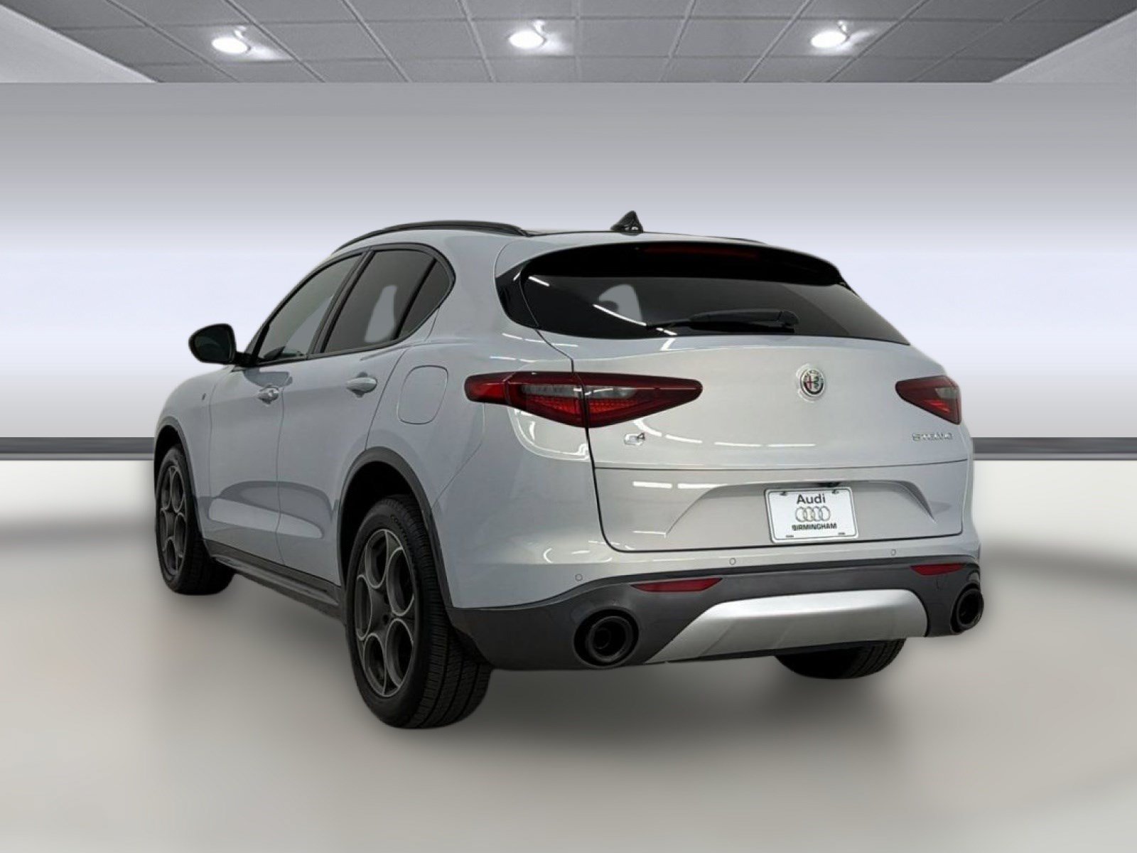 Used 2022 Alfa Romeo Stelvio Ti w/ Active Assist Plus Package AWD/4WD image 2
