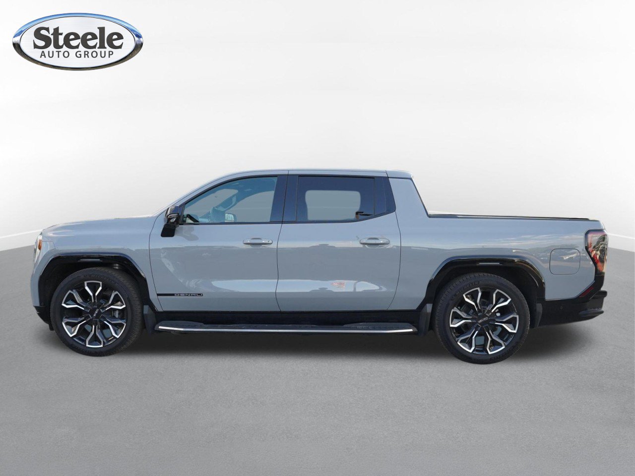 Used 2025 GMC Sierra EV Denali AWD/4WD image 4