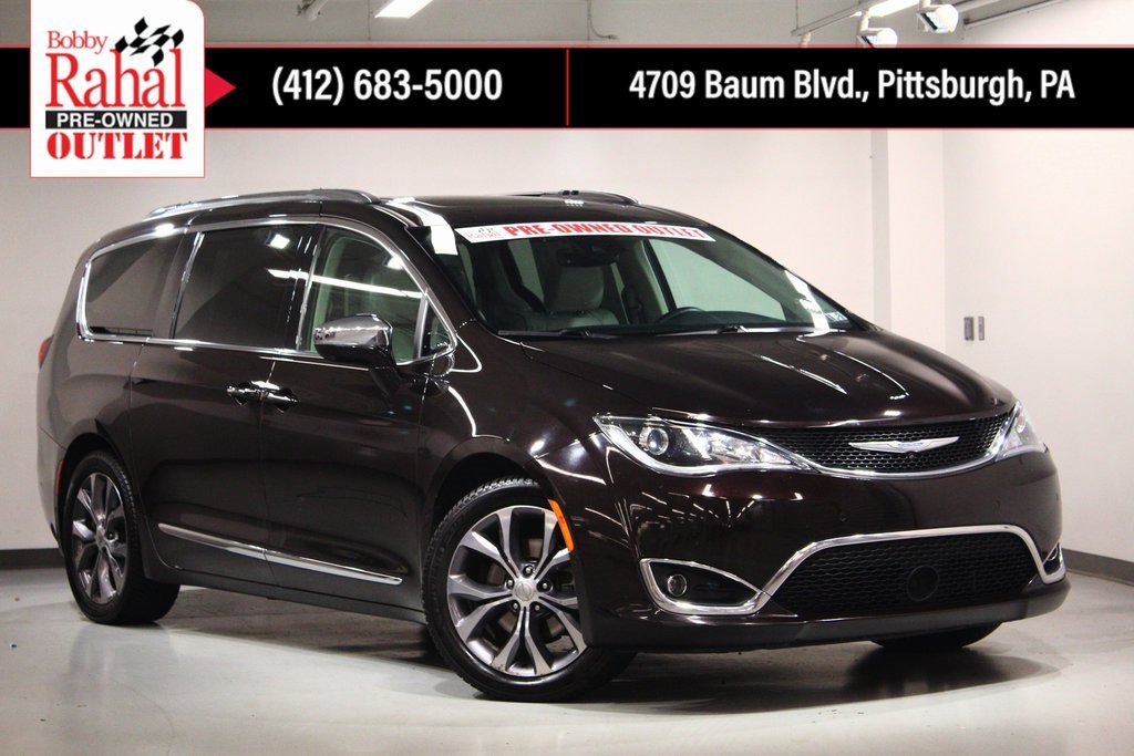 Used 2018 Chrysler Pacifica Limited w/ Tire & Wheel Group