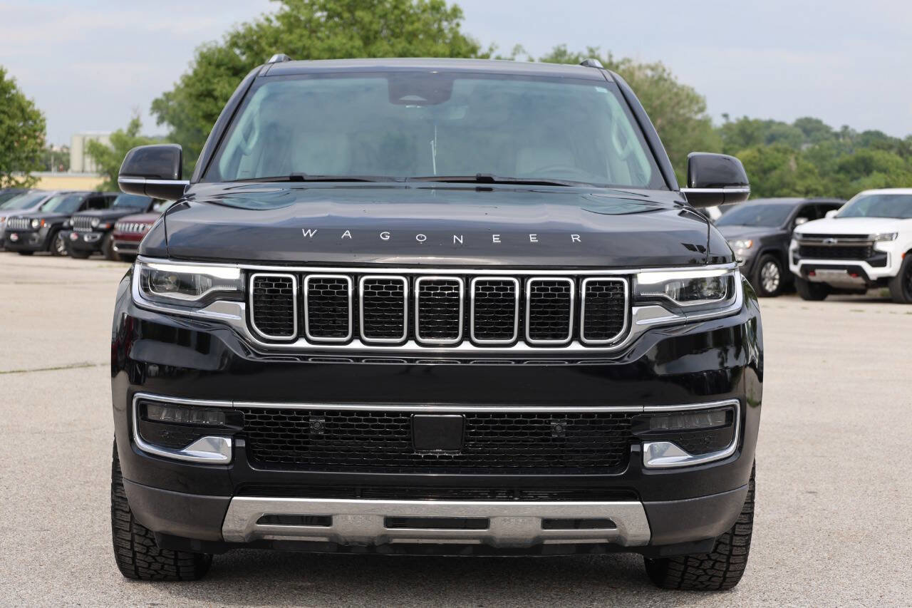 Used 2022 Jeep Wagoneer Series III w/ Premium Group I image 2