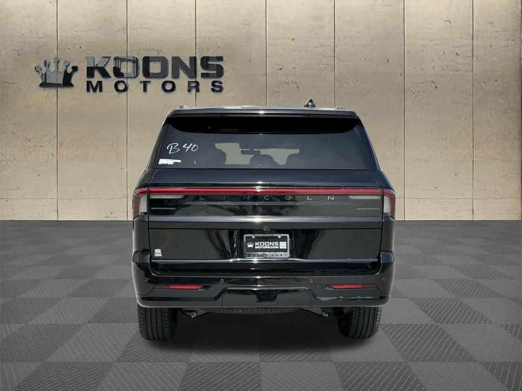 New 2026 Lincoln Navigator Reserve w/ Jet Appearance Package AWD/4WD image 4