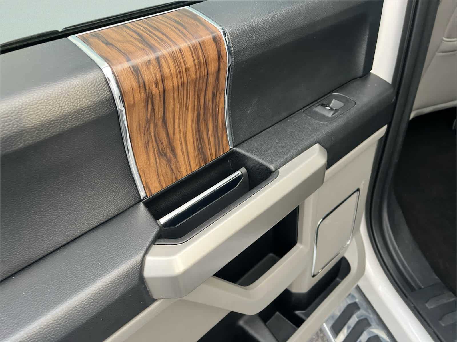 Used 2019 Ford F150 Lariat image 21