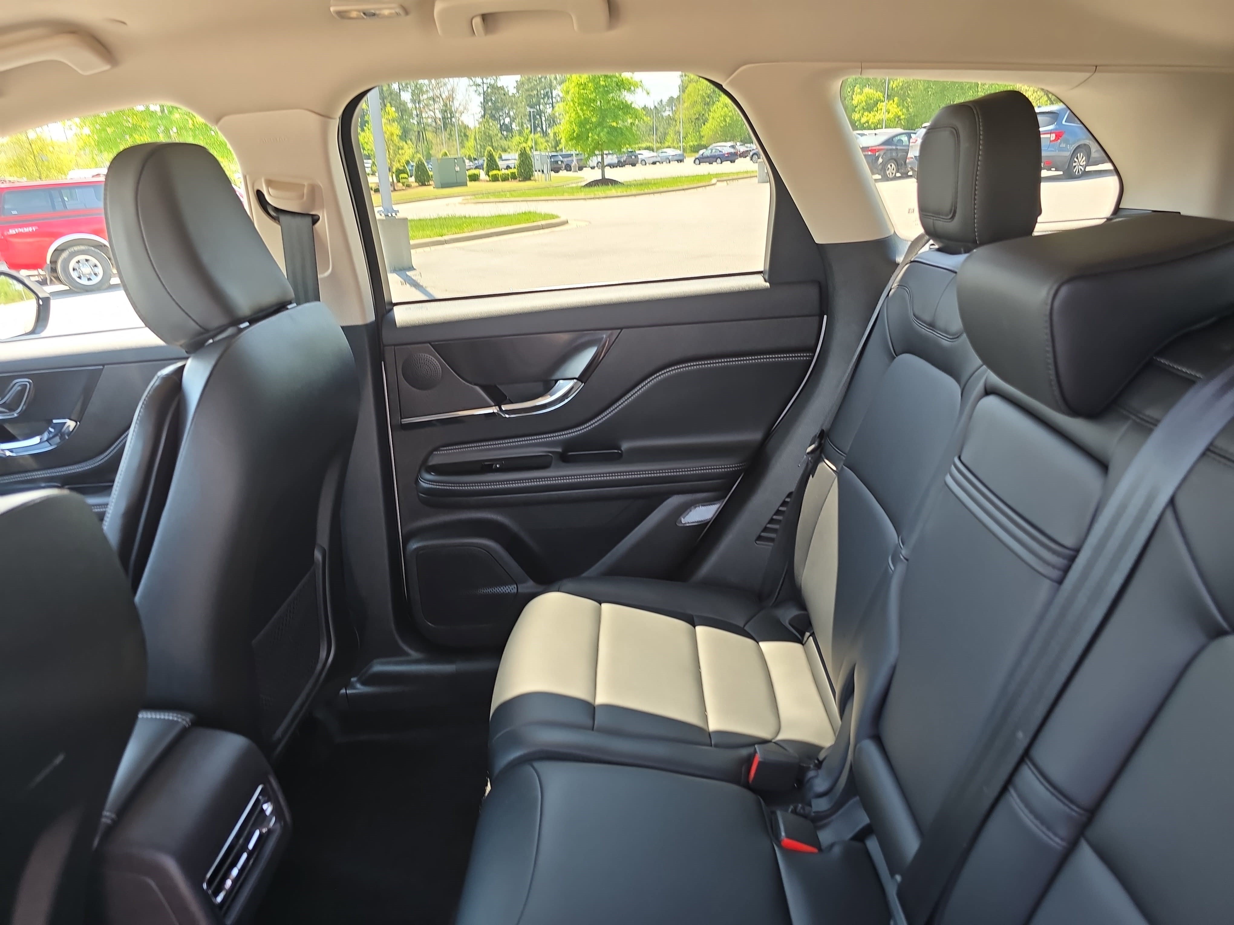 Certified 2024 Lincoln Corsair AWD image 13