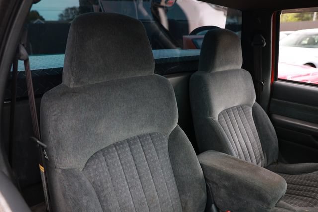Used 2000 Chevrolet S10 Pickup LS w/ Preferred Equipment Group RWD image 15
