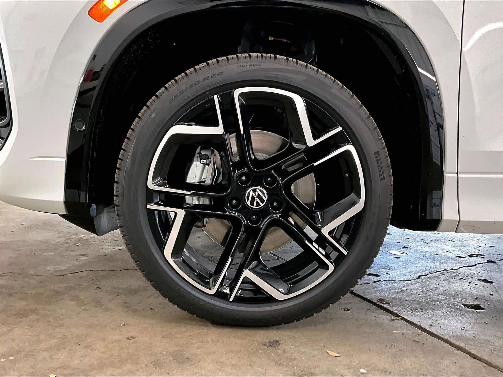 New 2026 Volkswagen Tiguan SEL R-Line AWD/4WD image 14
