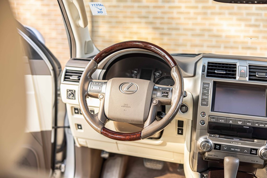 Used 2017 Lexus GX 460 Luxury image 39