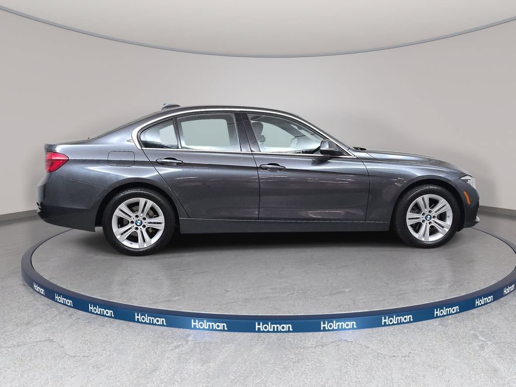 Used 2017 BMW 330i xDrive Sedan AWD/4WD image 5