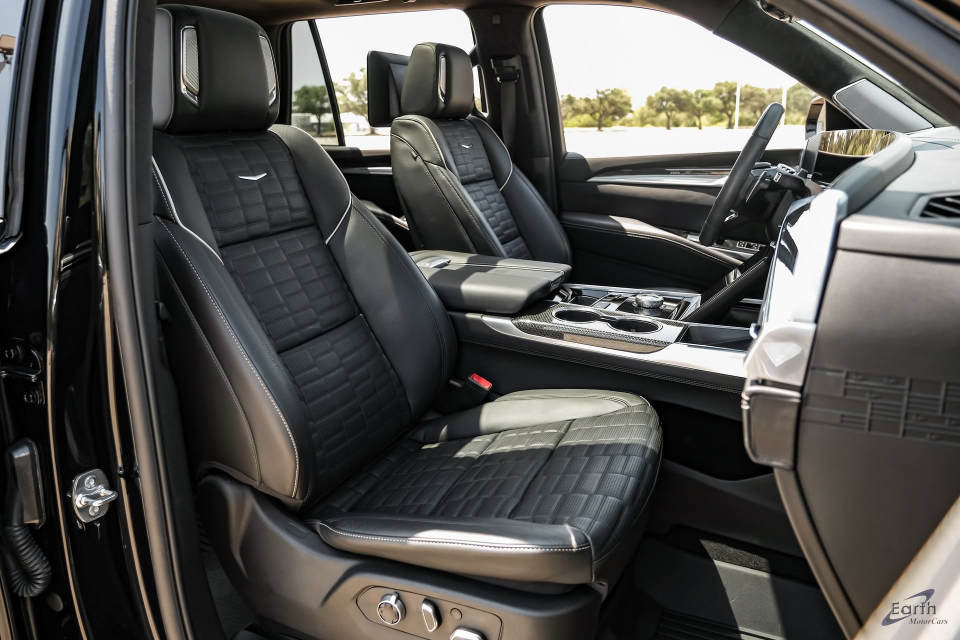 Used 2026 Cadillac Escalade V w/ LPO, ONYX Package AWD/4WD image 48