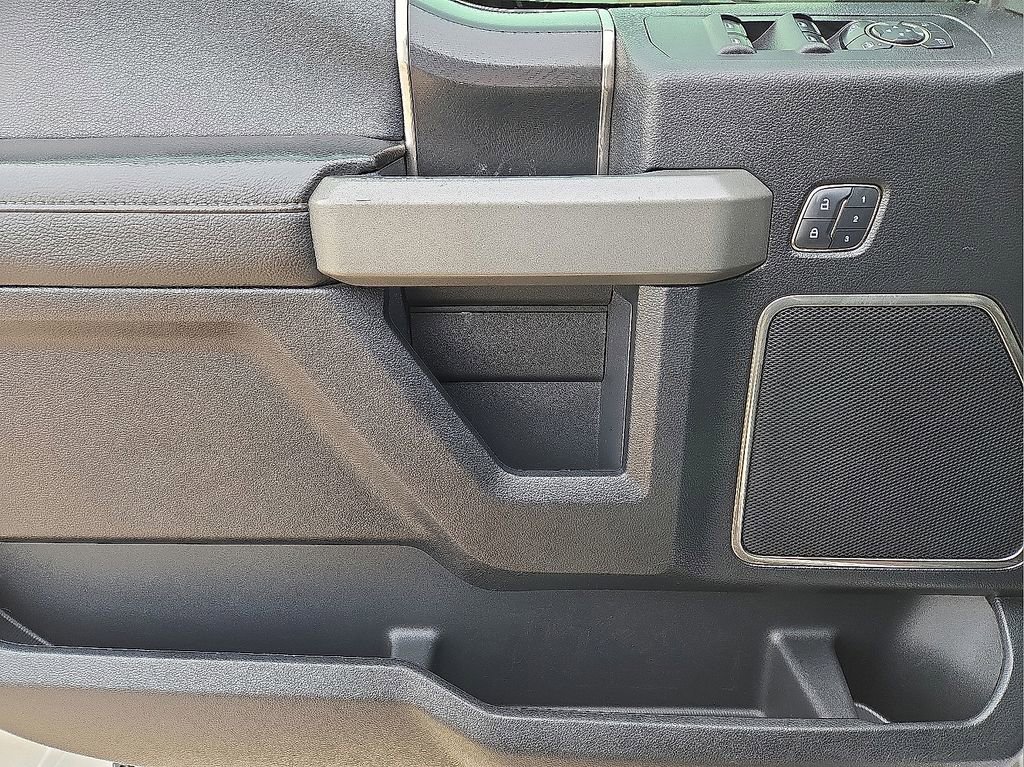 Used 2017 Ford F150 Raptor w/ Equipment Group 802A Luxury image 22