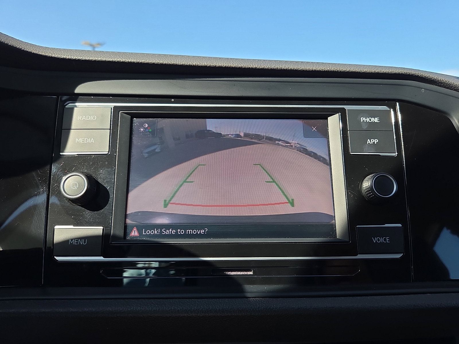 Used 2024 Volkswagen Jetta SE image 13