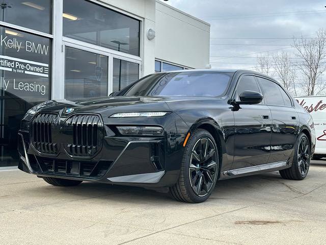 Certified 2023 BMW 760i xDrive w/ Executive Package image 3