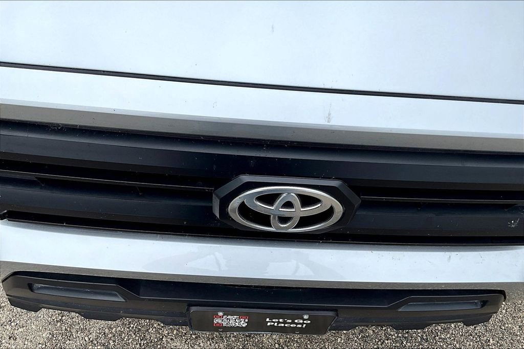 Used 2025 Toyota Tacoma SR image 33