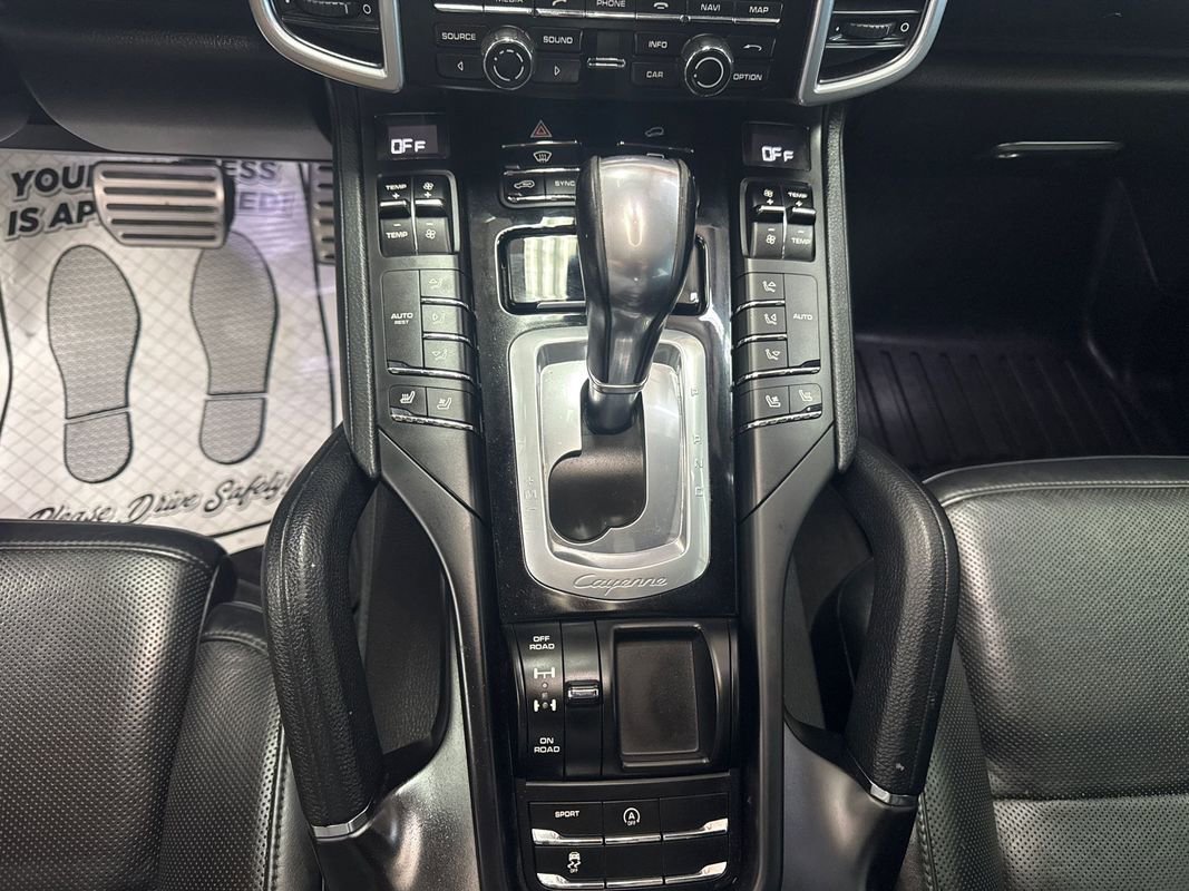 Used 2016 Porsche Cayenne S AWD/4WD image 16