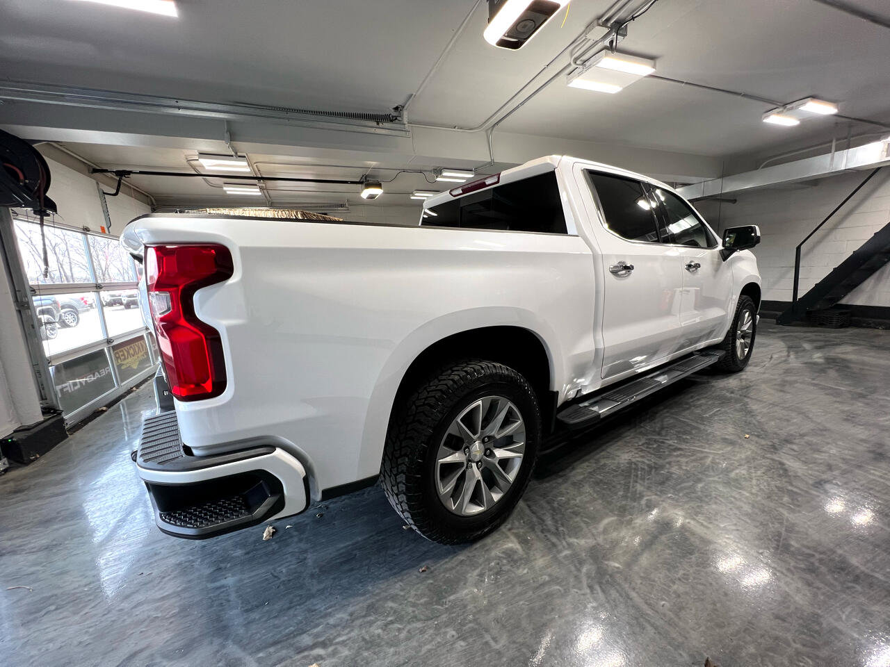 Used 2019 Chevrolet Silverado 1500 High Country image 16