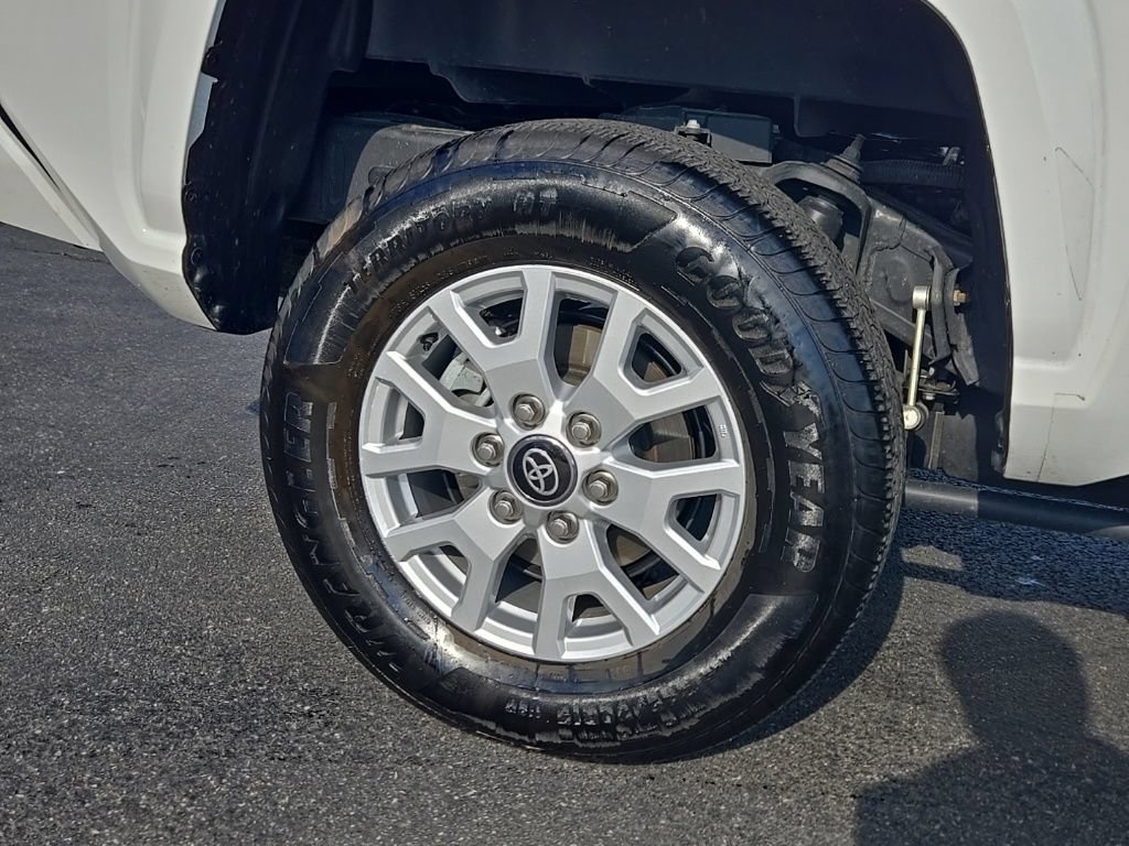 Used 2026 Toyota Tacoma SR5 AWD/4WD image 14