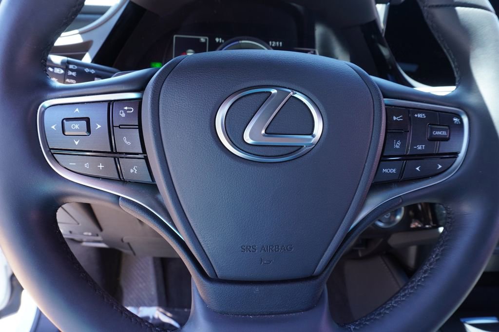 Used 2024 Lexus ES 300h w/ Premium Package image 18