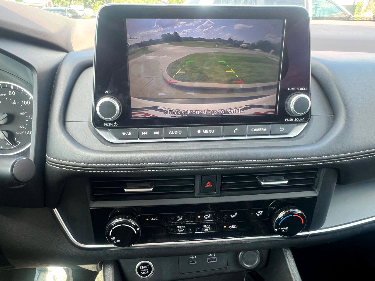 Used 2023 Nissan Rogue S image 15