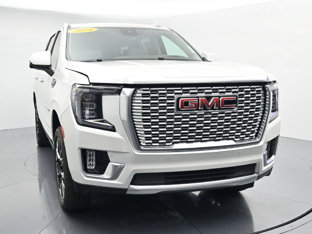Used 2024 GMC Yukon Denali w/ Advanced Technology Package AWD/4WD image 8