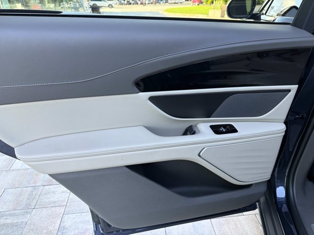 Certified 2024 Lincoln Nautilus Premier AWD/4WD image 17