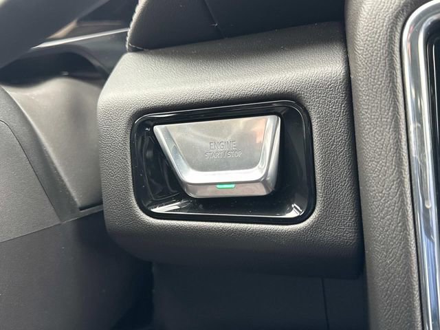 Certified 2025 GMC Yukon Denali image 39