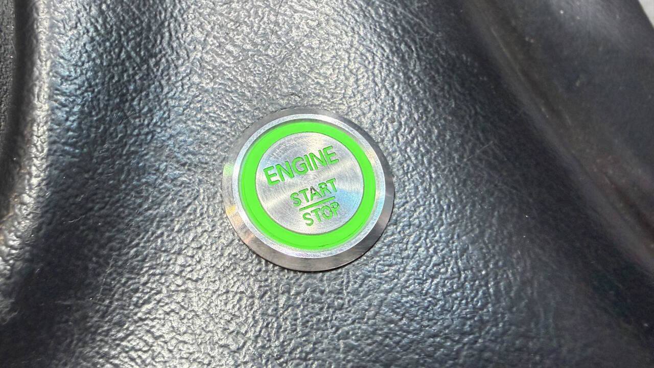 Used 2004 Chevrolet Corvette Coupe w/ Roof Package image 47