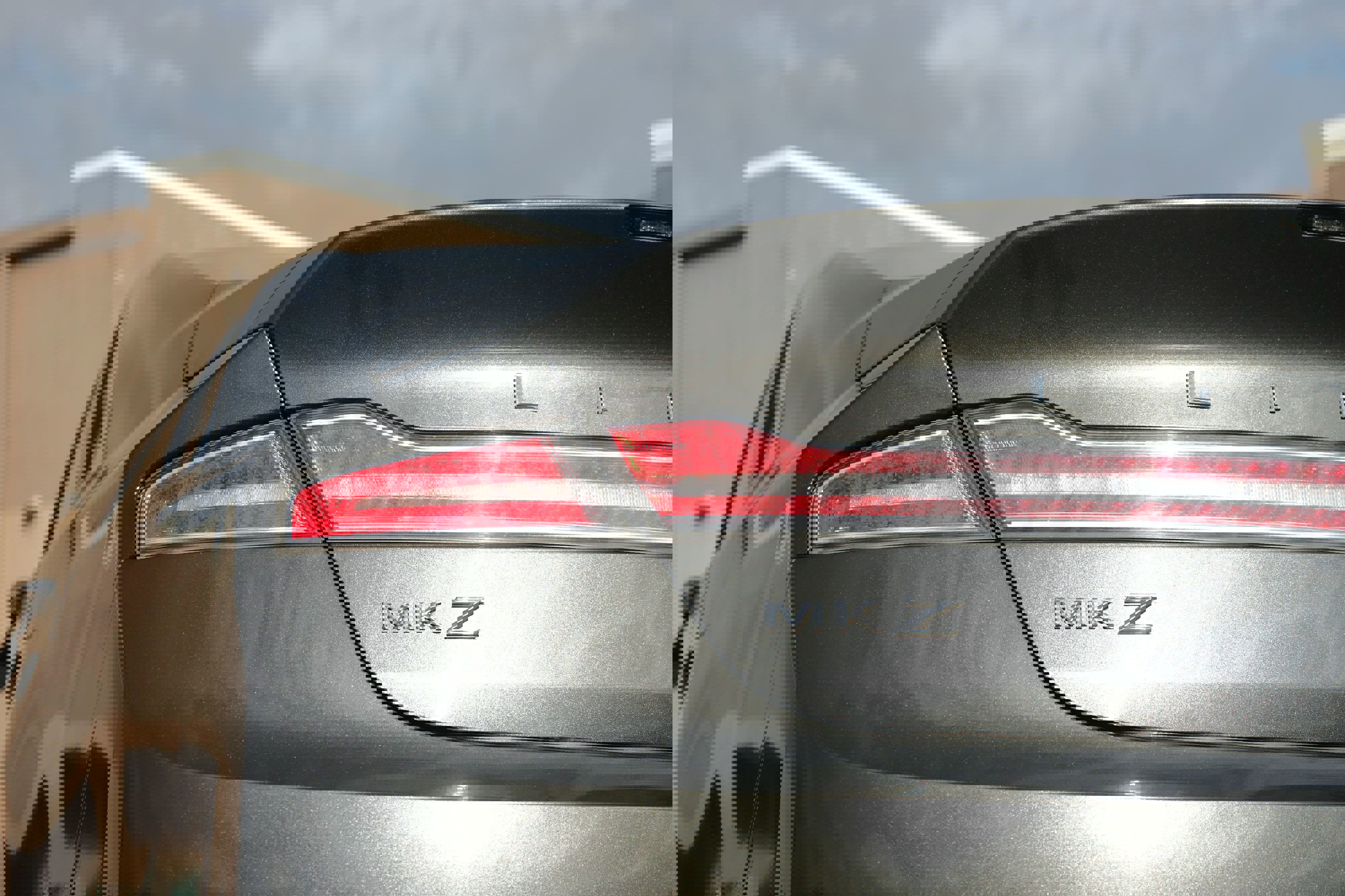 Used 2017 Lincoln MKZ Reserve FWD image 36