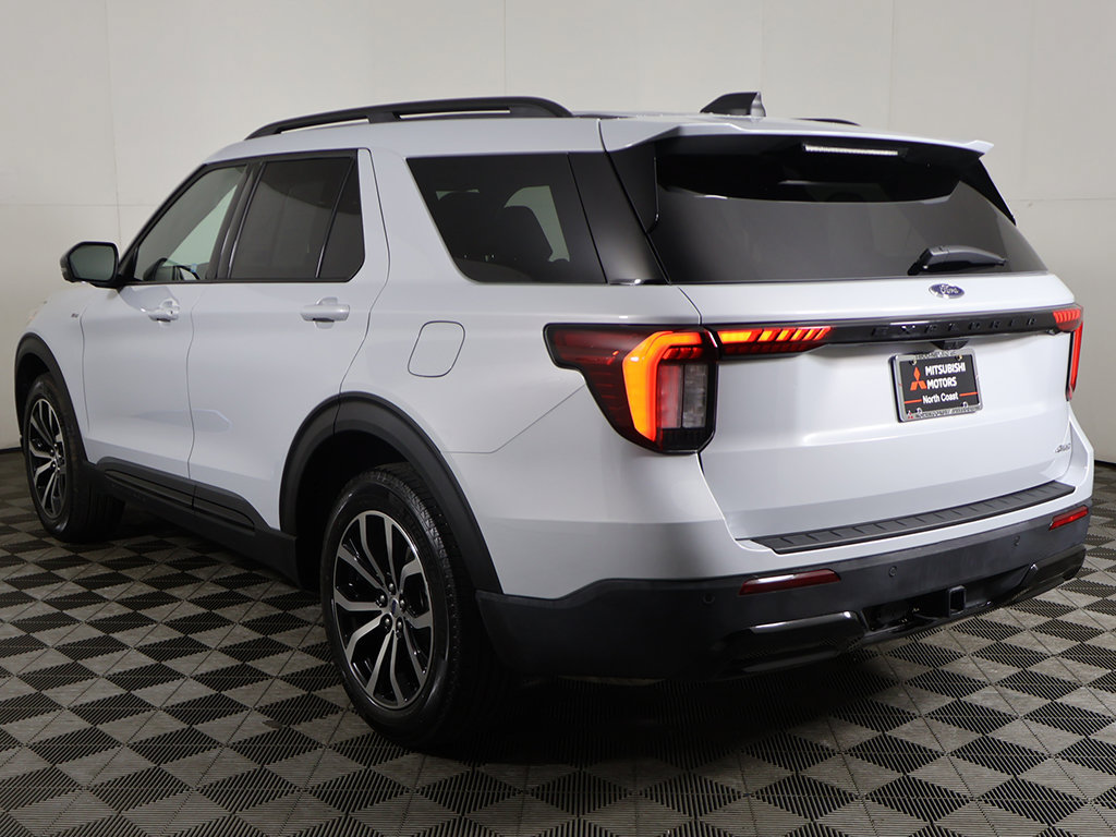 Used 2026 Ford Explorer ST-Line AWD/4WD image 14