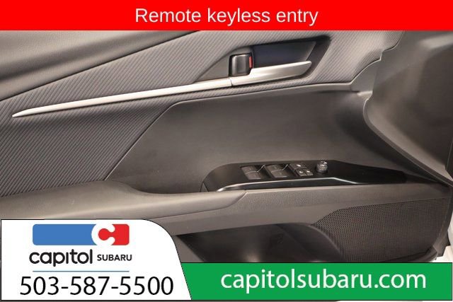 Used 2025 Toyota Camry SE image 11