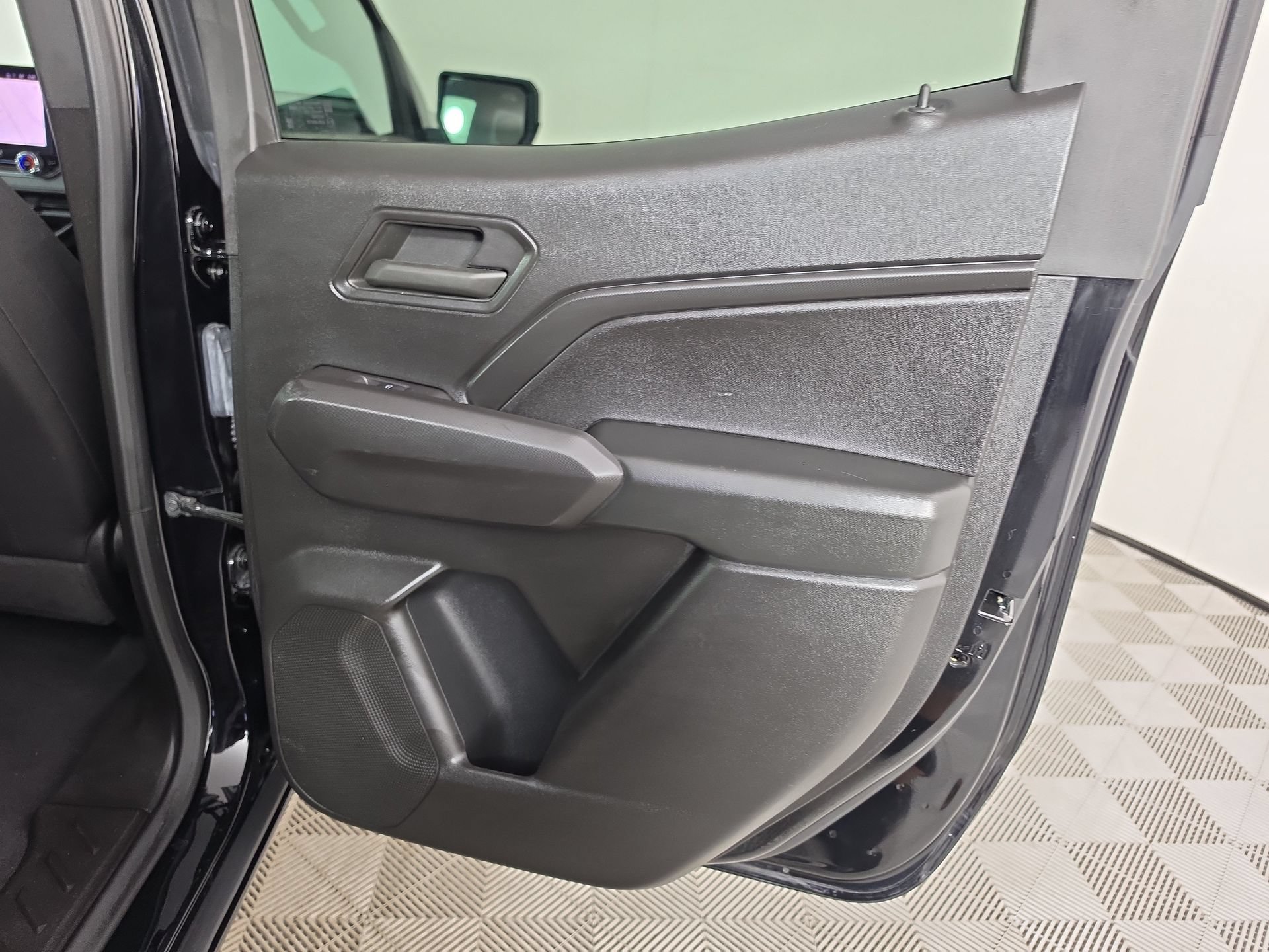 Used 2024 Chevrolet Colorado Trail Boss w/ Technology Package AWD/4WD image 39