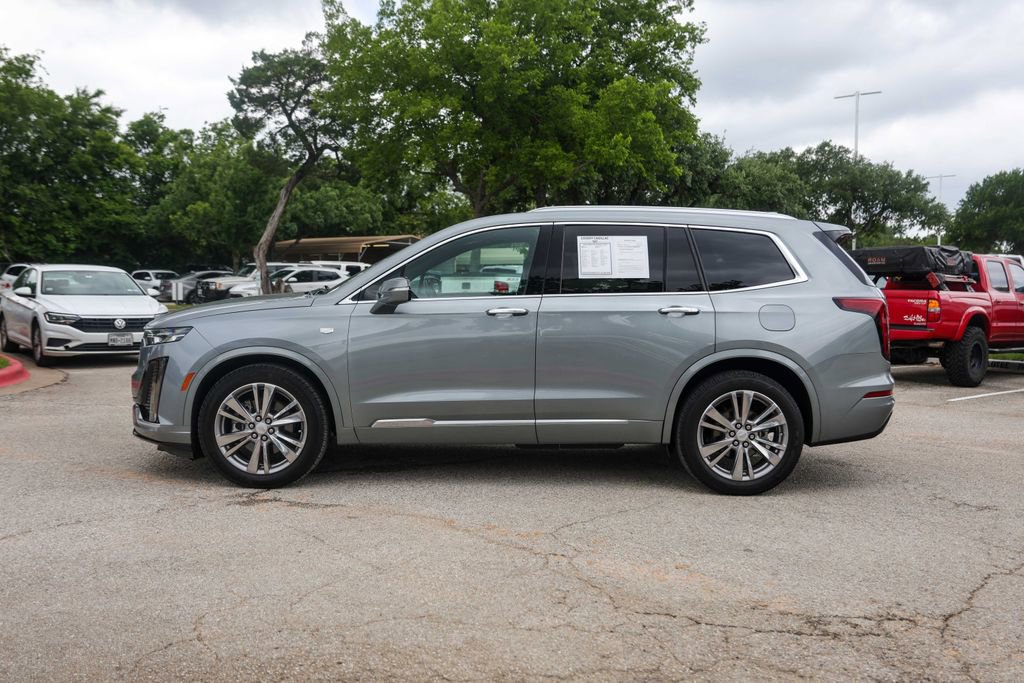 Used 2023 Cadillac XT6 Premium Luxury FWD image 2