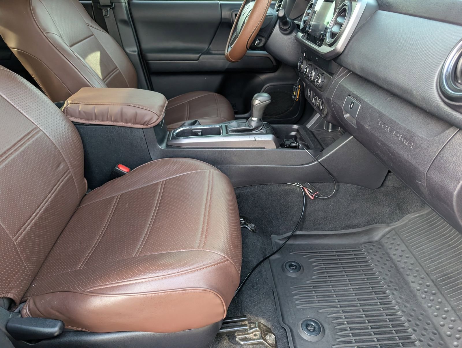 Used 2019 Toyota Tacoma TRD Sport AWD/4WD image 24