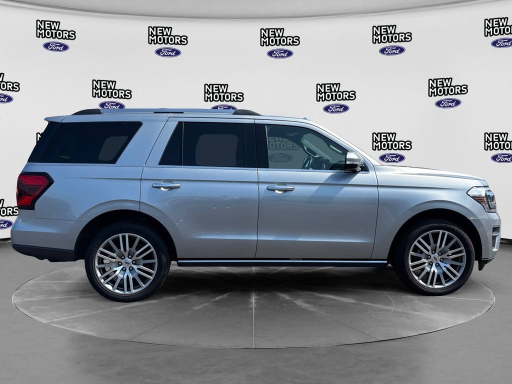 Used 2022 Ford Expedition Limited AWD/4WD image 7