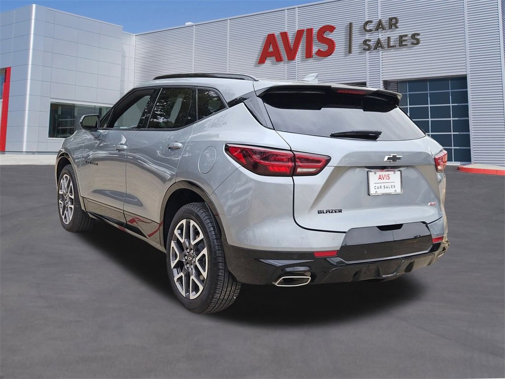 Used 2025 Chevrolet Blazer RS image 3