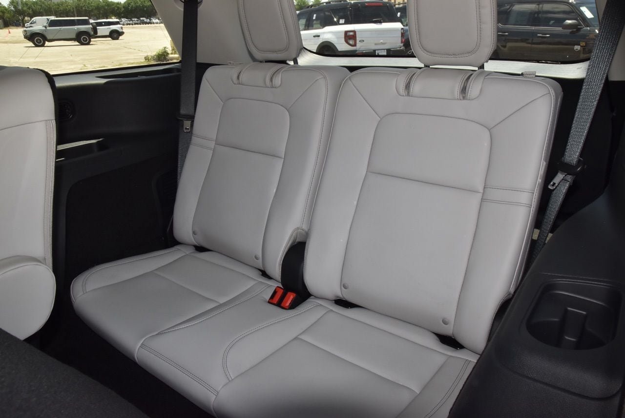 New 2026 Lincoln Aviator 2WD image 15