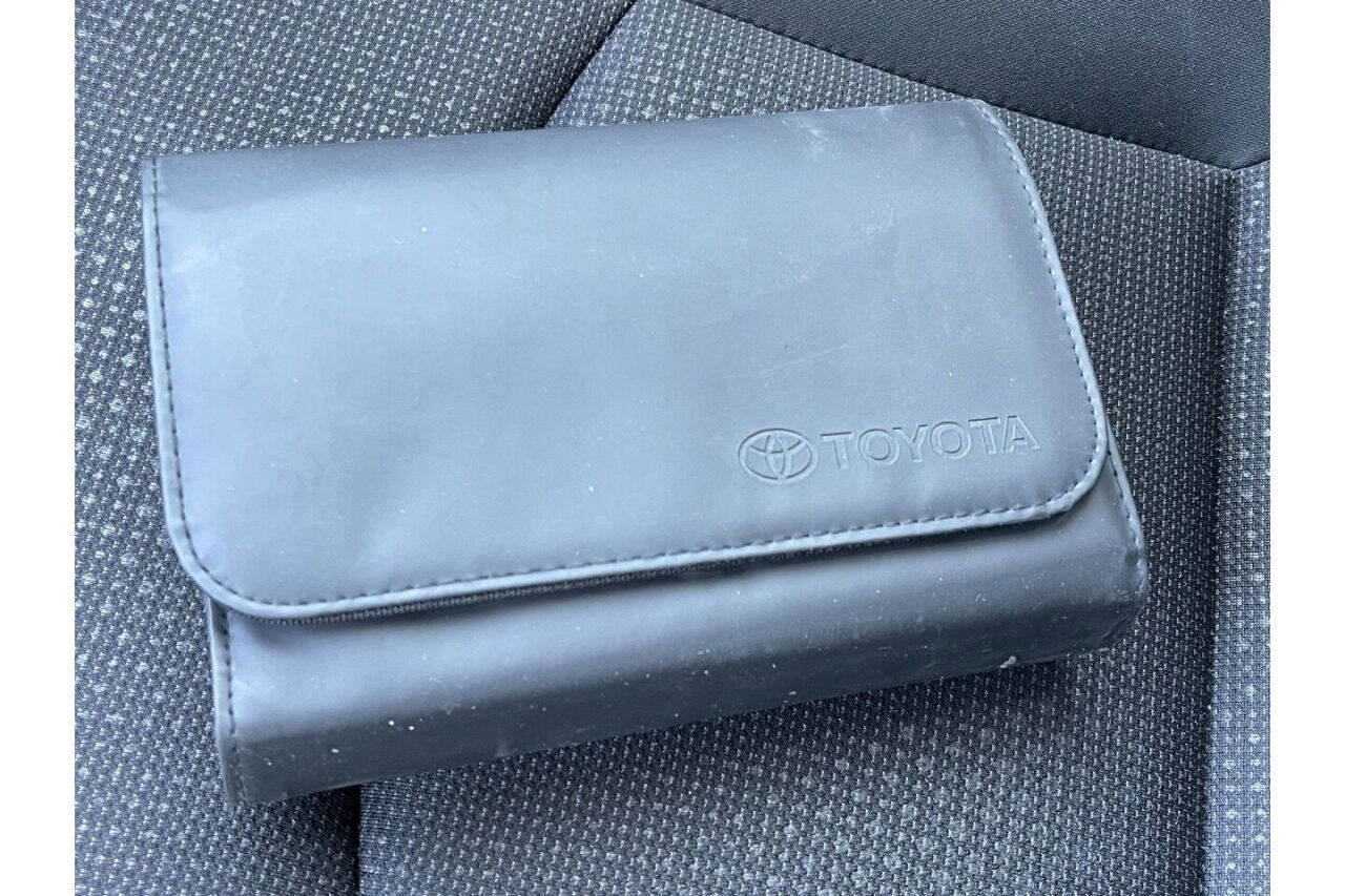 Used 2019 Toyota Prius LE w/ Carpet Mat Package FWD image 19