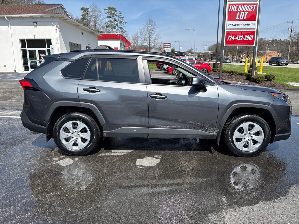 Used 2021 Toyota RAV4 LE AWD/4WD image 6