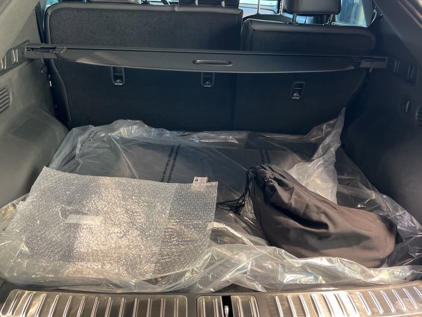 New 2024 Genesis GV60 RWD image 11